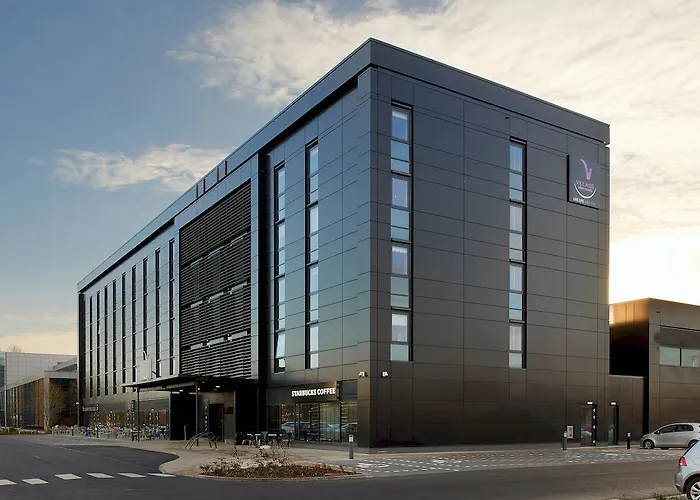 Village EdinburghSpa Hotel